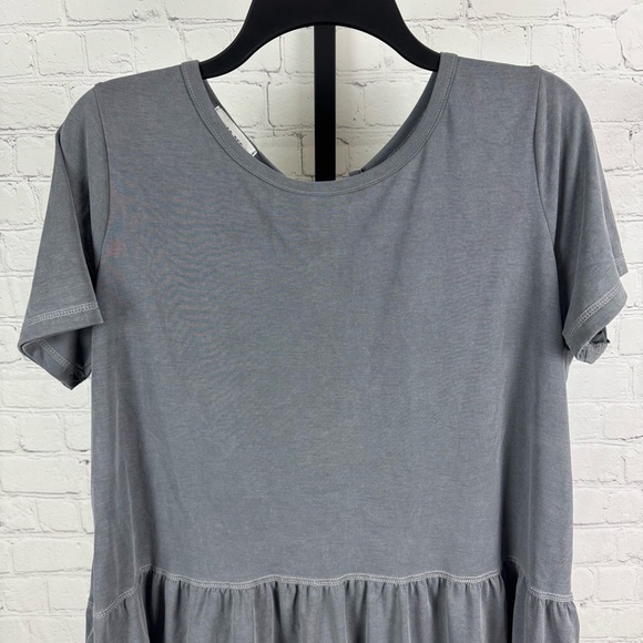Mod Ref Gray Ruffle Tie Back T-Shirt Size Large - Picture 2 of 7